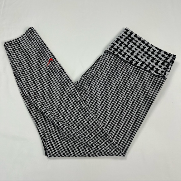 Nike Pants - Nike Black and White Houndstooth Leggings, Size: XLarge